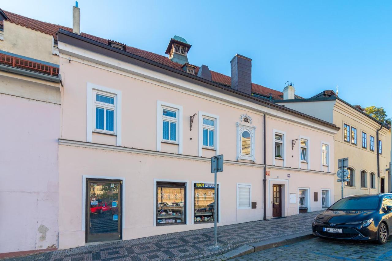 The Bookhouse, 5-Bedroom Residence By Prague Castle Екстериор снимка
