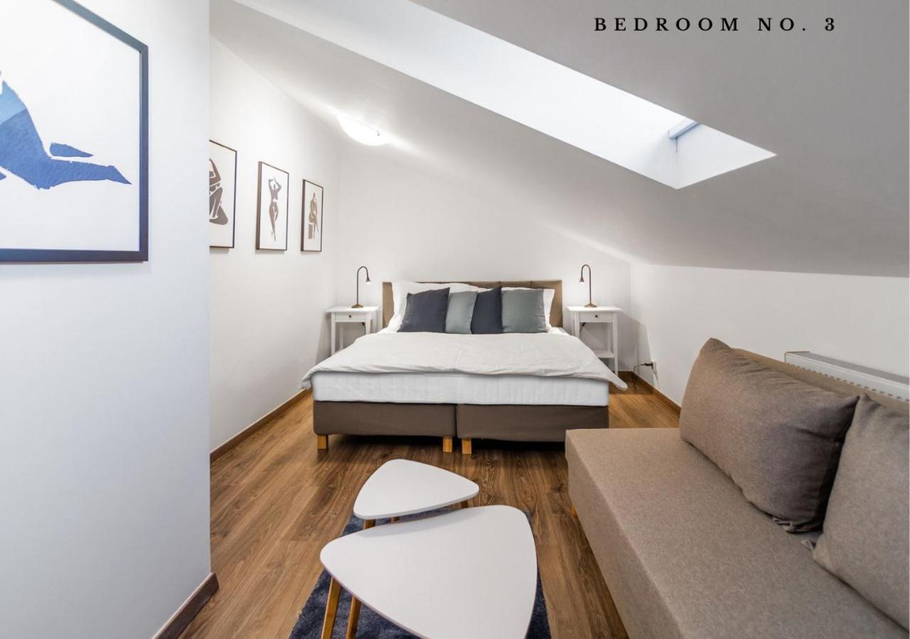 The Bookhouse, 5-Bedroom Residence By Prague Castle Екстериор снимка