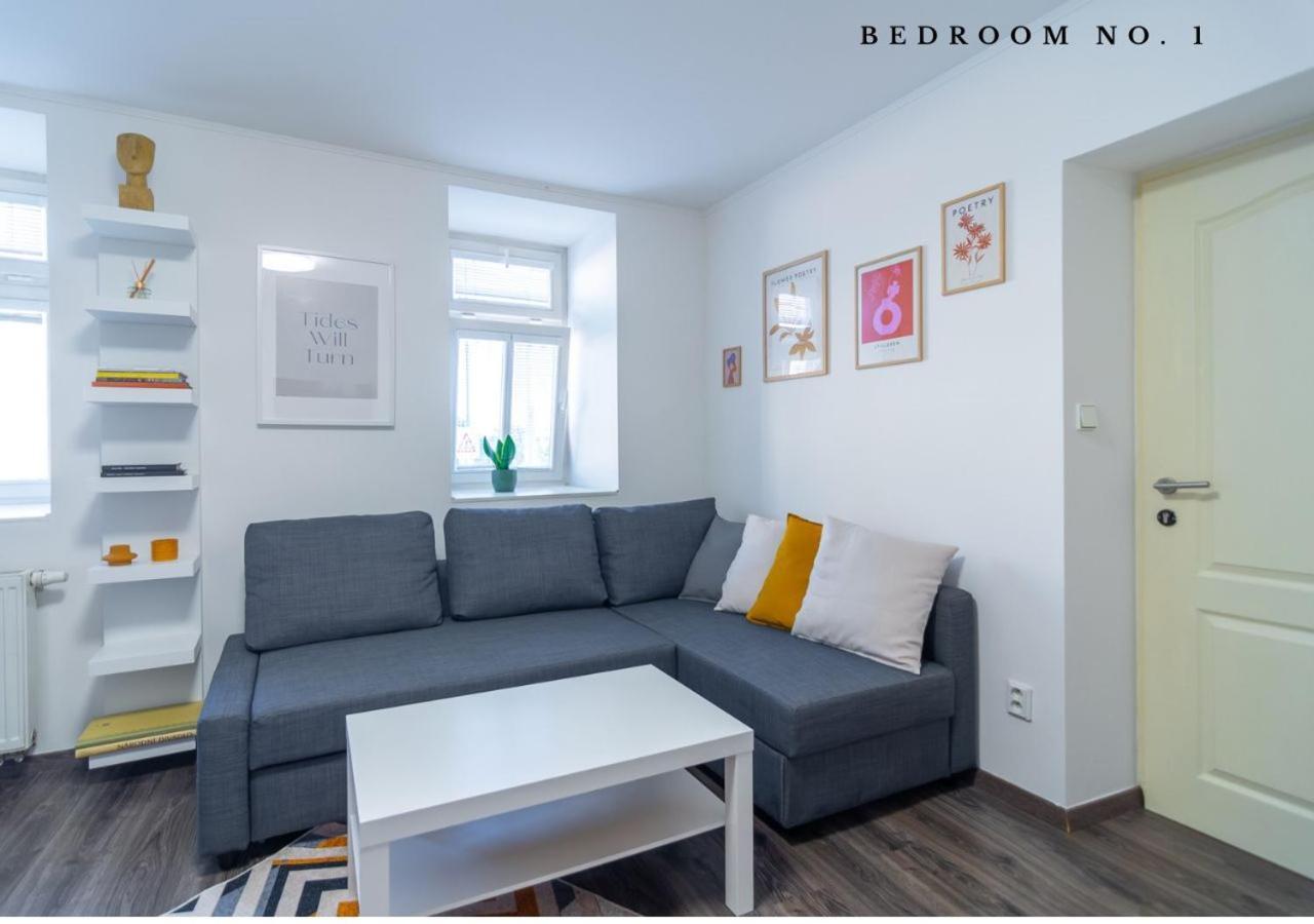 The Bookhouse, 5-Bedroom Residence By Prague Castle Екстериор снимка