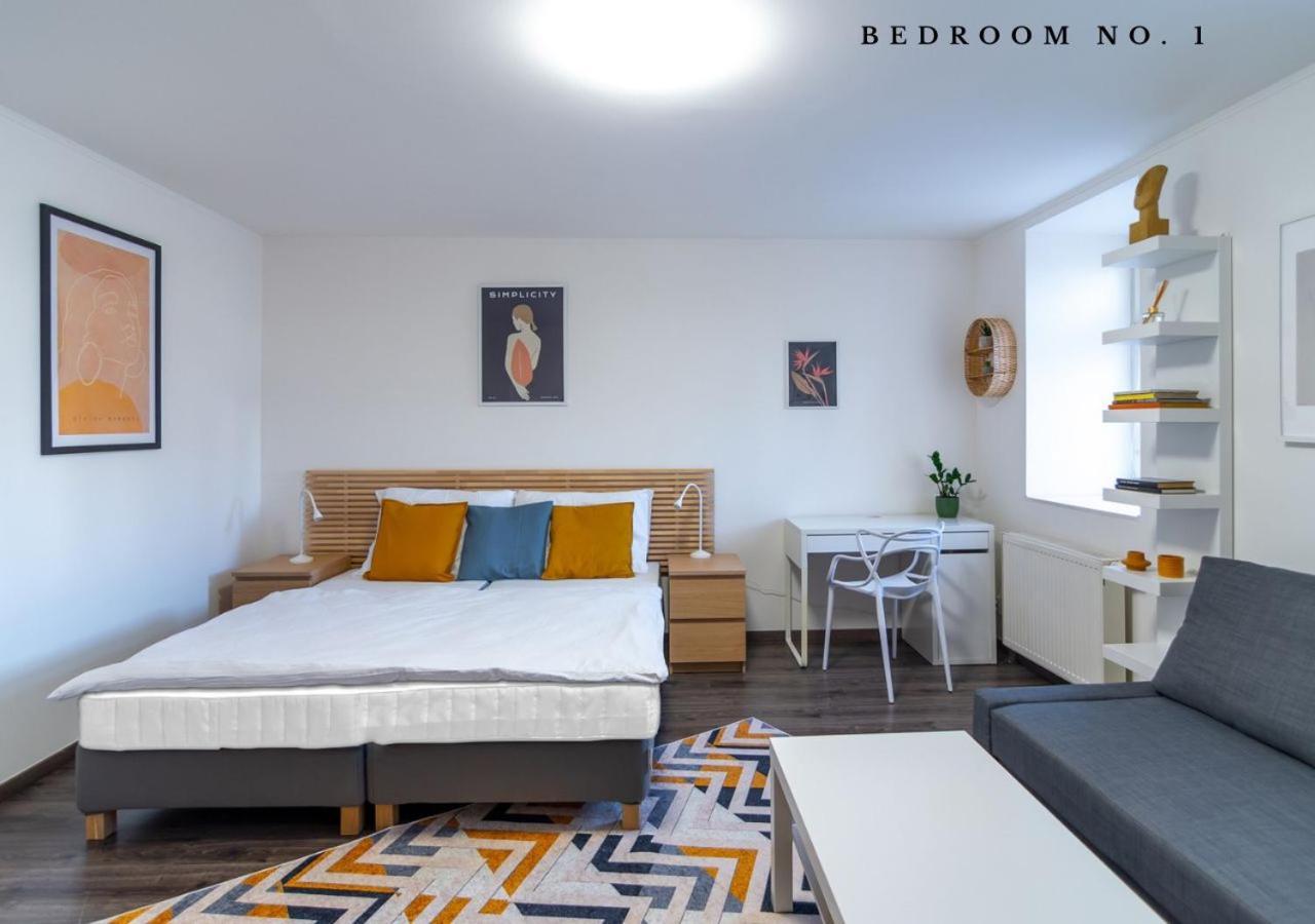 The Bookhouse, 5-Bedroom Residence By Prague Castle Екстериор снимка